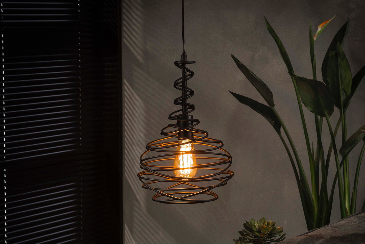 Luxusbetten24 Vireo Pendelleuchte – Modernes Markantes Metall-Design, Schwarz, Wohnzimmer