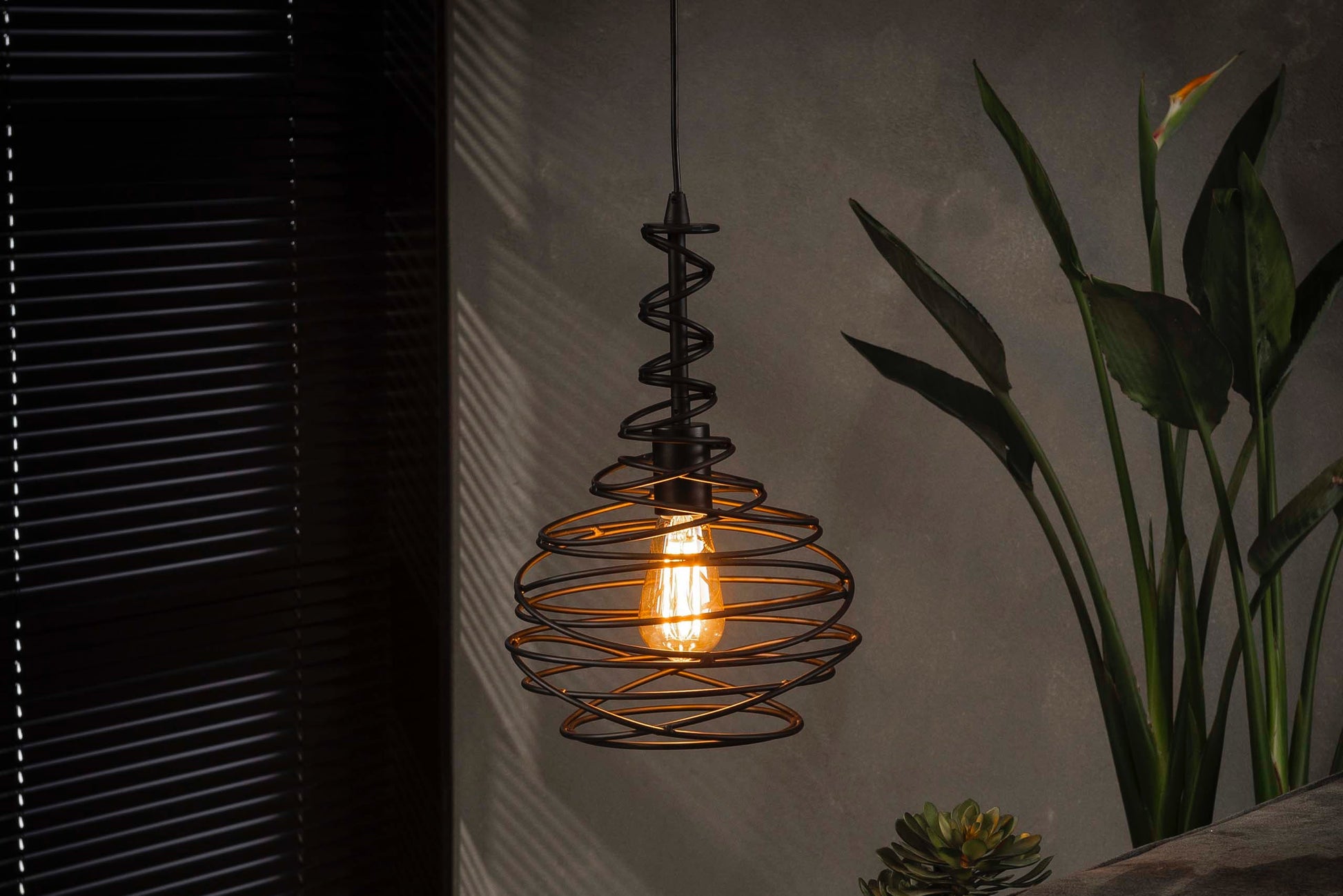 Luxusbetten24 Vireo Pendelleuchte – Modernes Markantes Metall-Design, Schwarz, Wohnzimmer