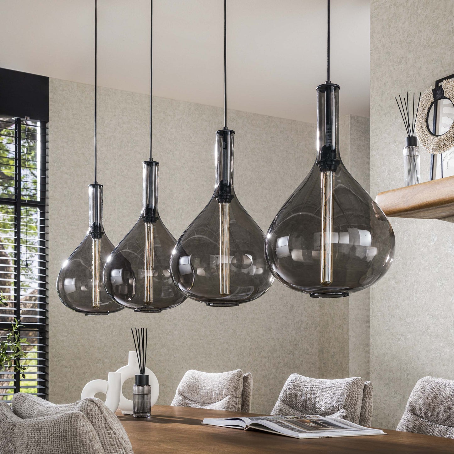 Noira Pendelleuchte Rauchglas-Schirme Artic Schwarz 4‑Flammig Design Modell
