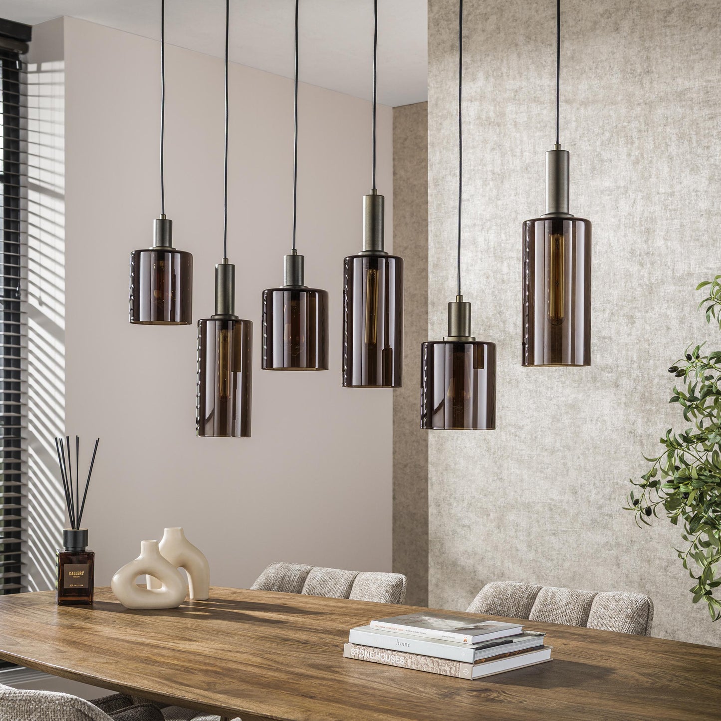 Luxusbetten24 Ayu Pendelleuchte, Moderne Zylinder Glasschirme, 6‑Flammig, Braun