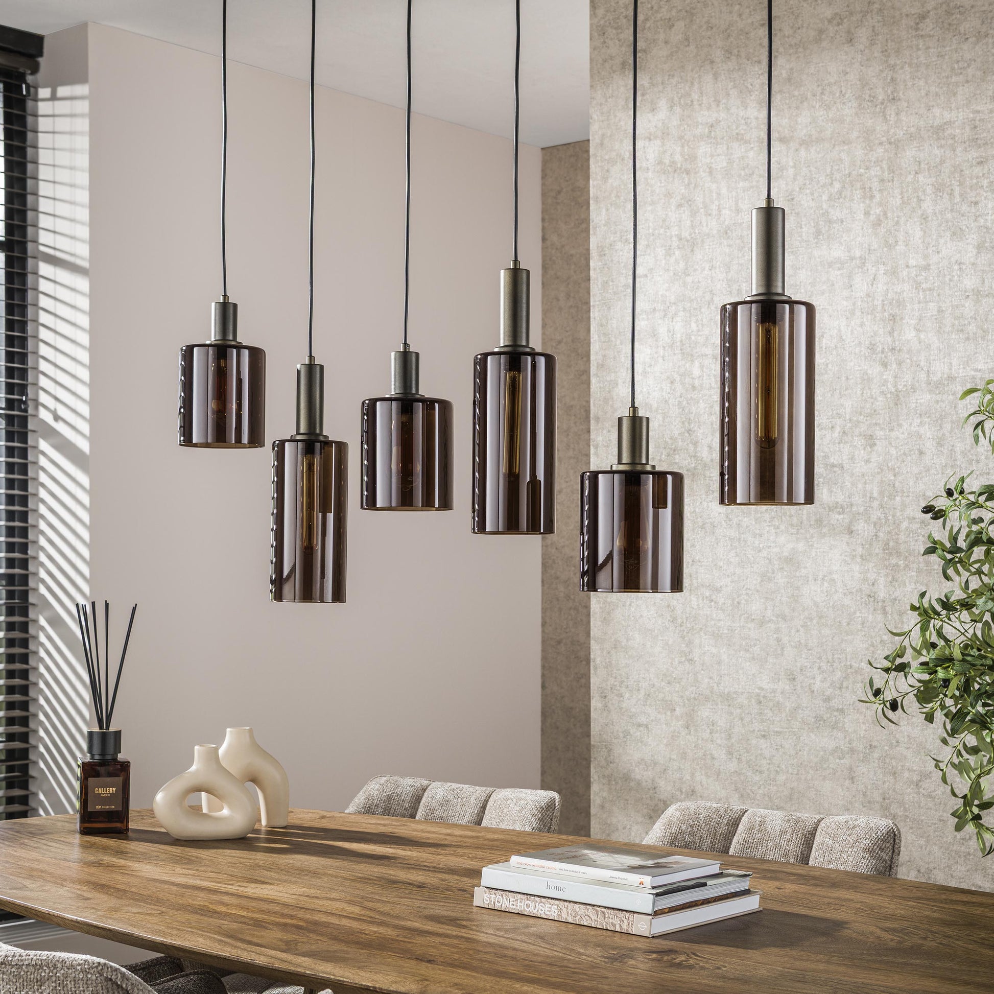 Luxusbetten24 Ayu Pendelleuchte, Moderne Zylinder Glasschirme, 6‑Flammig, Braun