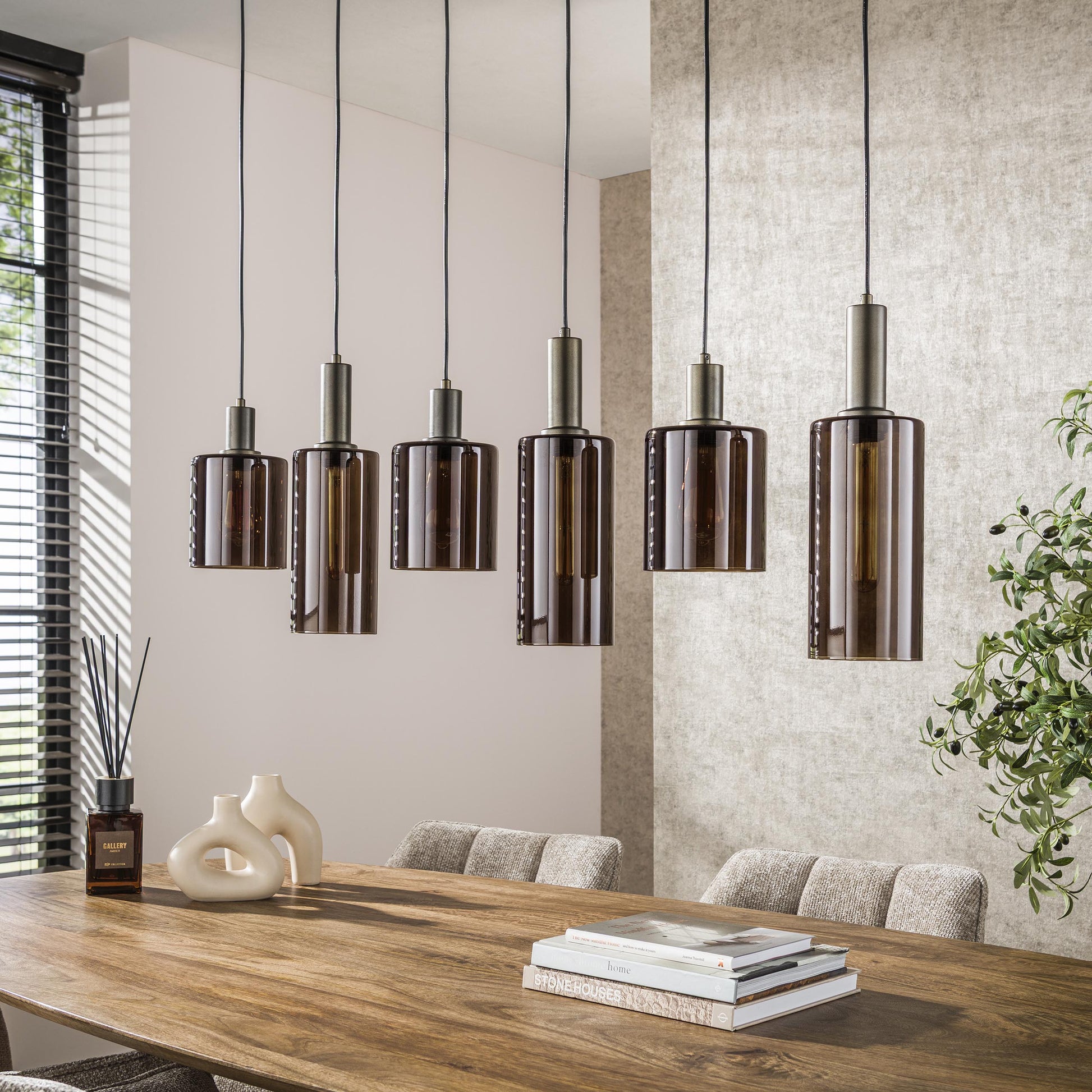 Luxusbetten24 Ayu Pendelleuchte, Moderne Zylinder Glasschirme, 6‑Flammig, Braun