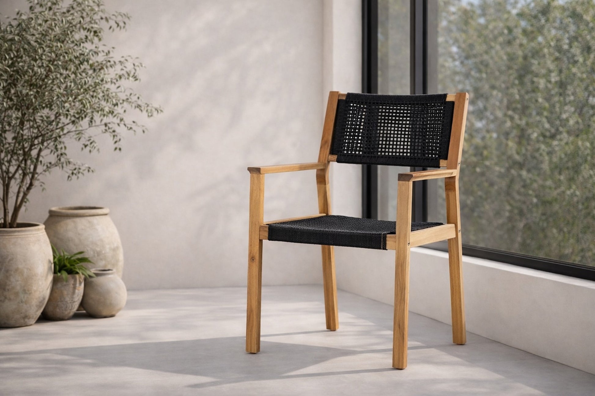 2er - Set Gartenstuhl Mana - aus Akazienholz mit schwarzer Sitzfläche und Rückenlehne