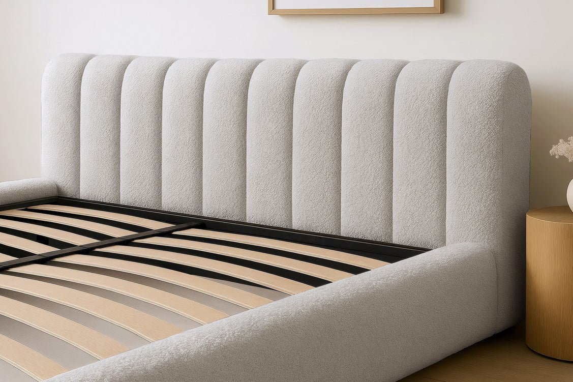 Luxusbetten24 Designer Selene Bouclé Polsterbett 120x200 Beige mit Stauraum
