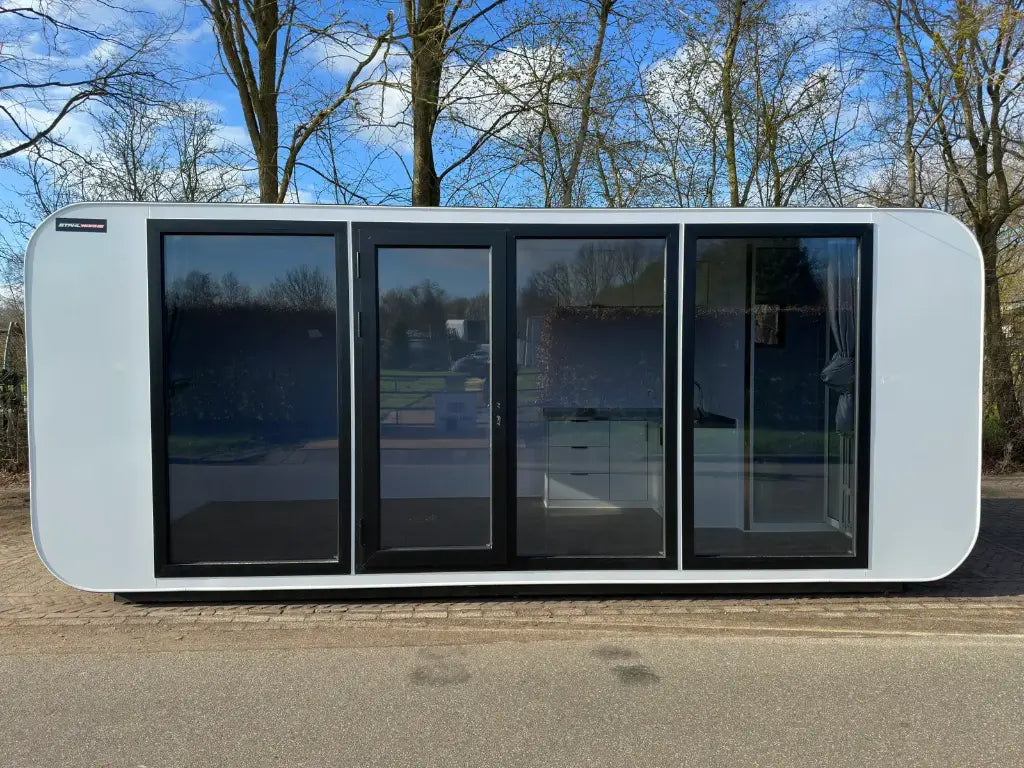 Stahlworks B Tiny House – Modulares Wohn‑und Arbeitsmodul 6 Fenster