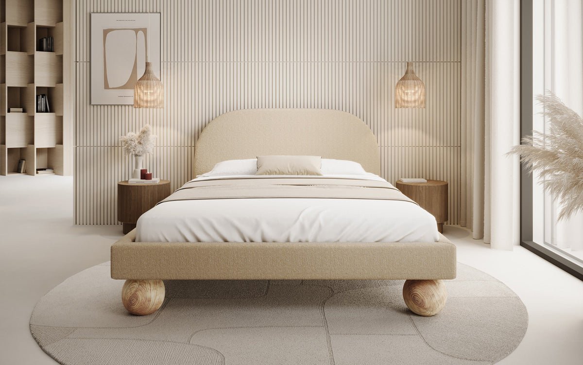 Luxusbetten24 Milo Designer Polsterbett Bouclé mit runden Holzfüßen