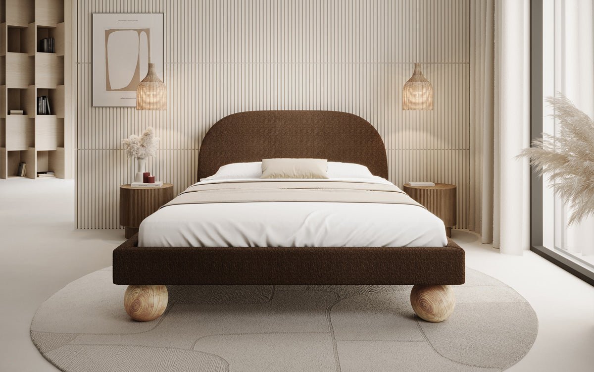 Luxusbetten24 Milo Designer Polsterbett Bouclé mit runden Holzfüßen