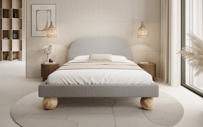 Luxusbetten24 Milo Designer Polsterbett Bouclé mit runden Holzfüßen