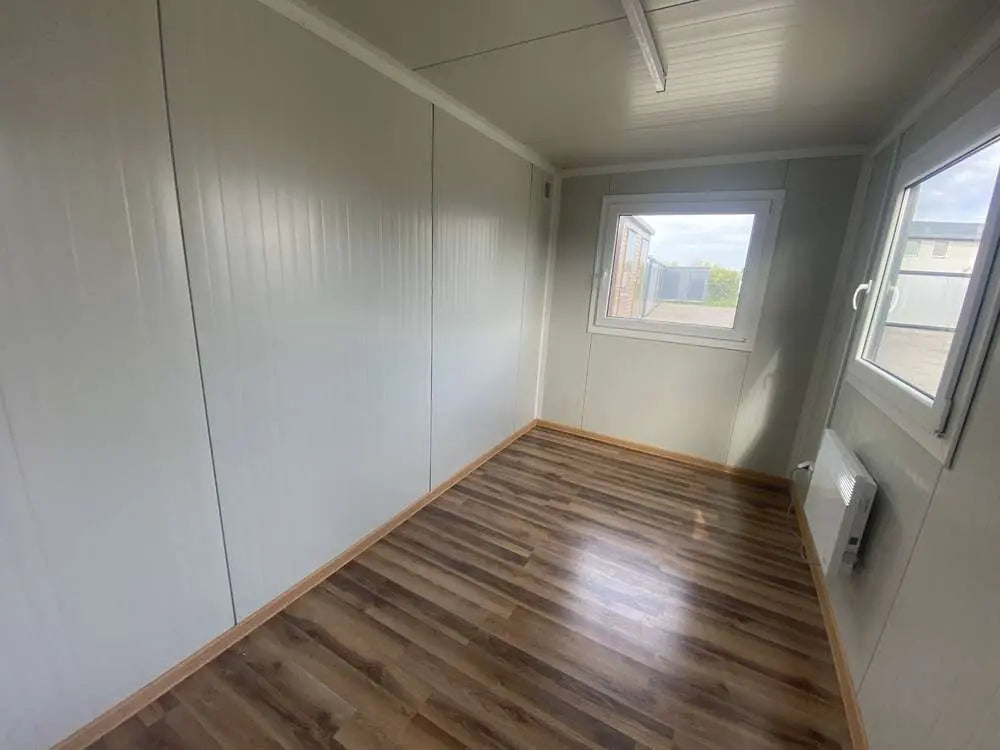 Conteneur Büro 4,00 m x 2,20 m – Robuster Stahlcontainer