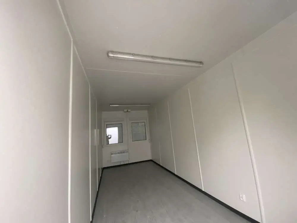 Bürocontainer 6 m × 2,43 m Stahlkonstruktion mit LED Integrierte Anschlüsse Modular