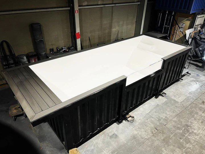 MBH Container 6 m Schwarz Pool mit Alkorplan Membran, LED‑Beleuchtung