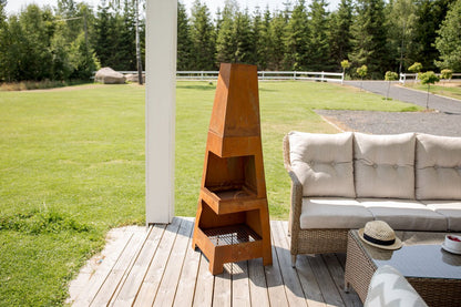 Luxusbetten24 Elias Garten Feuerkorb Quadratischer Kamin Rusty Orange