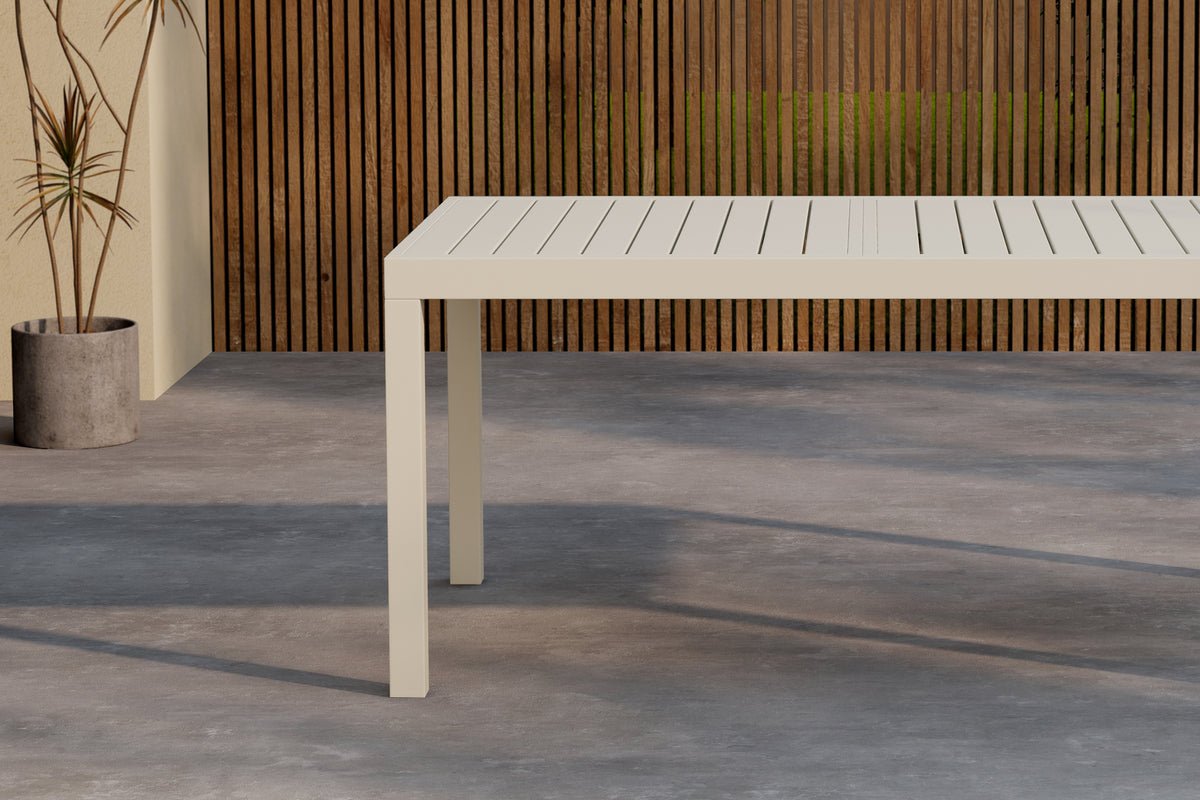 Luxusbetten24 Liora Ausziehbarer Gartentisch Beige 160‑240 cm Verlängerbar Robust