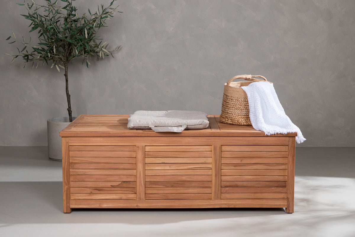 Garten Kissenbox Sorine 46x130x70 aus Teakholz Naturoptik Robust