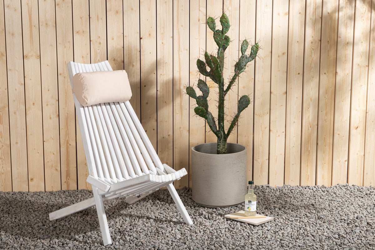 Luxusbetten24 Loungesessel Aktiv Outdoor – Akazienholz, Weiß, Wetterfest, Neu