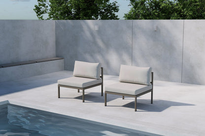 Luxusbetten24 Selva Loungesessel mit Aluminiumgestell und Zwei Kissen, Braun