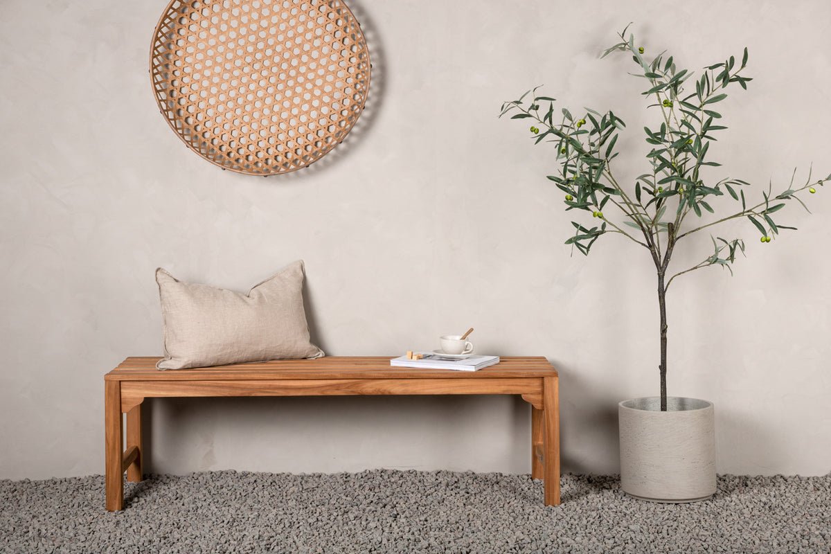 Luxusbetten24 Sassy Gartenbank Klassisches Teakholz Natur Outdoor Design