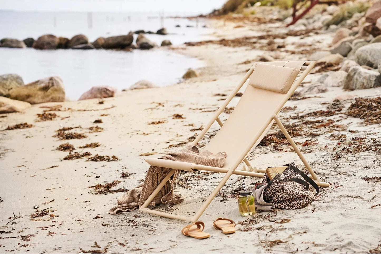 Luxusbetten24 Solento Gartenstuhl klappbar 4‑fach verstellbare Rückenlehne Beige