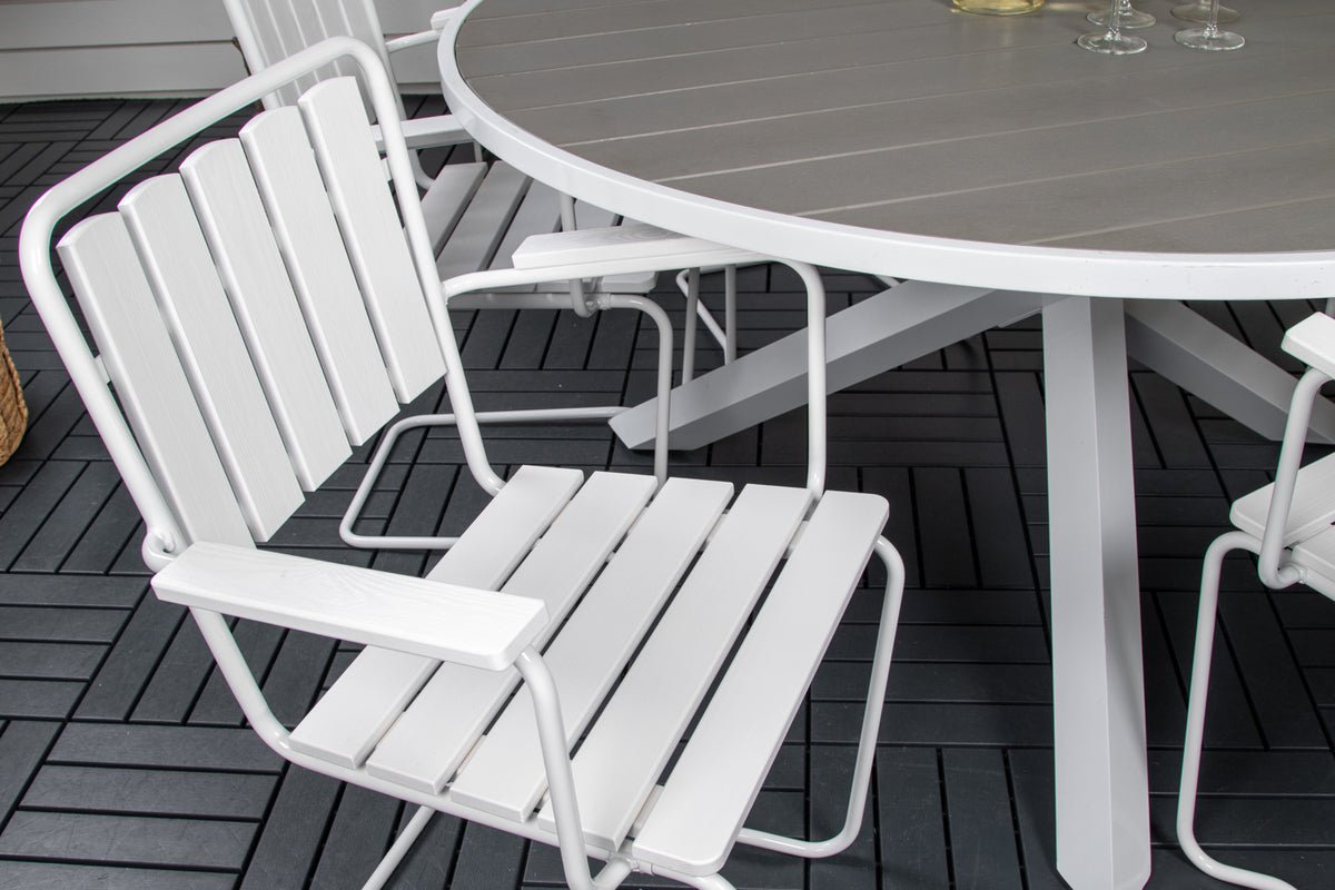 Luxusbetten24 Alani Rundtisch mit Aintwood‑Platte und Metallgestell, Weiß/Grau