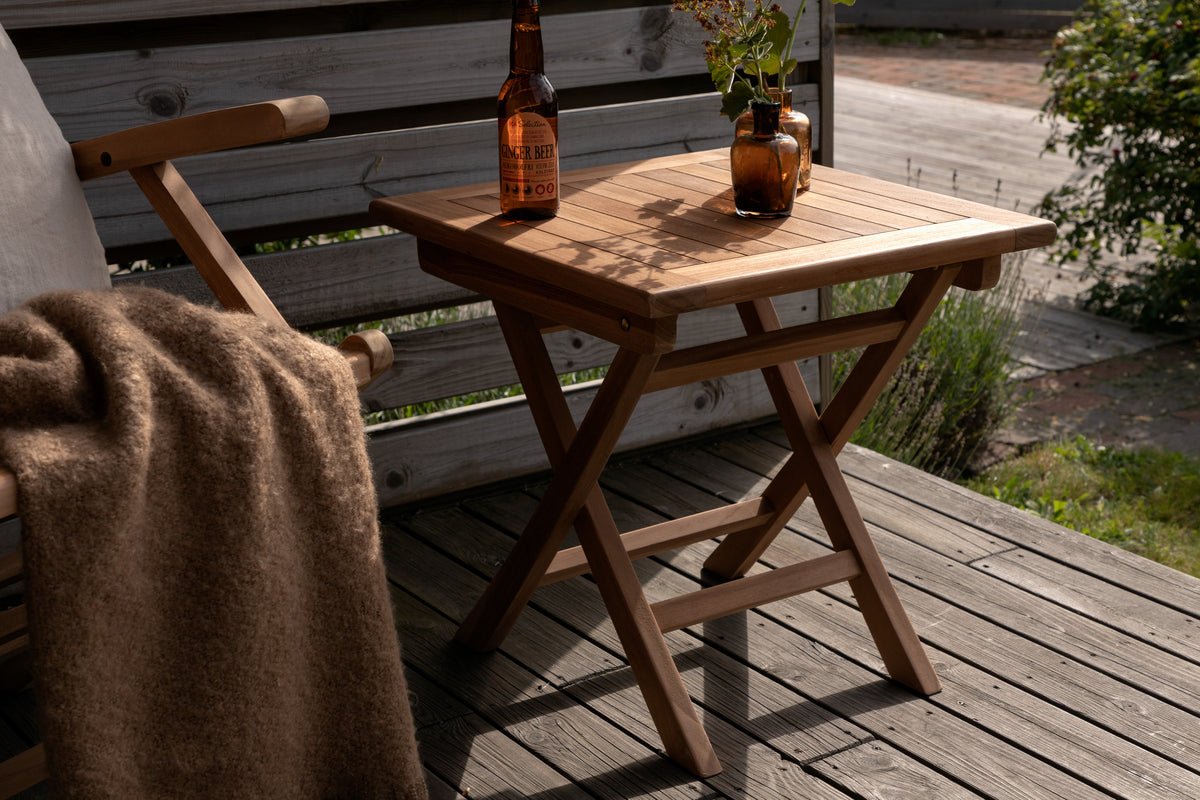 Luxusbetten24 Lino Quadratischer Café Gartentisch, Massives Teakholz, Natur