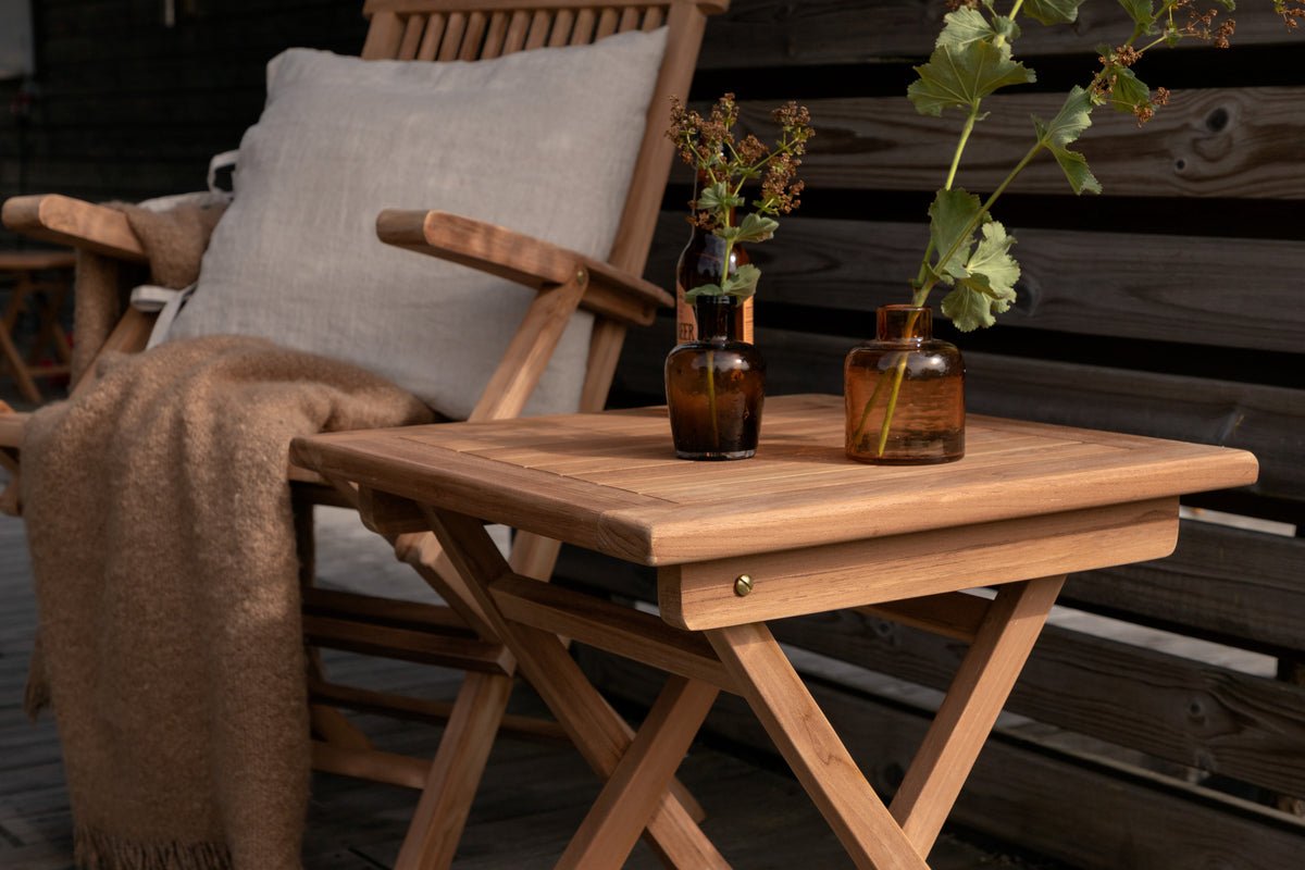 Luxusbetten24 Lino Quadratischer Café Gartentisch, Massives Teakholz, Natur