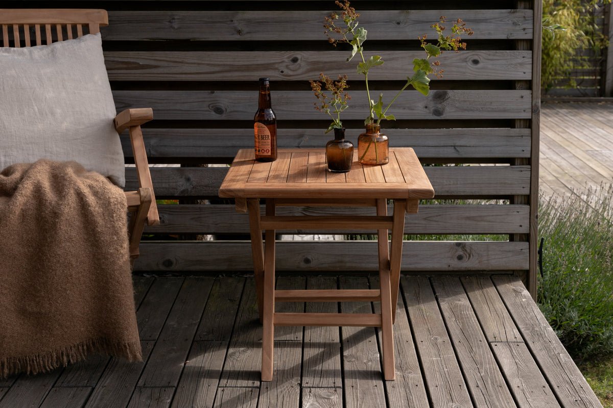 Luxusbetten24 Lino Quadratischer Café Gartentisch, Massives Teakholz, Natur