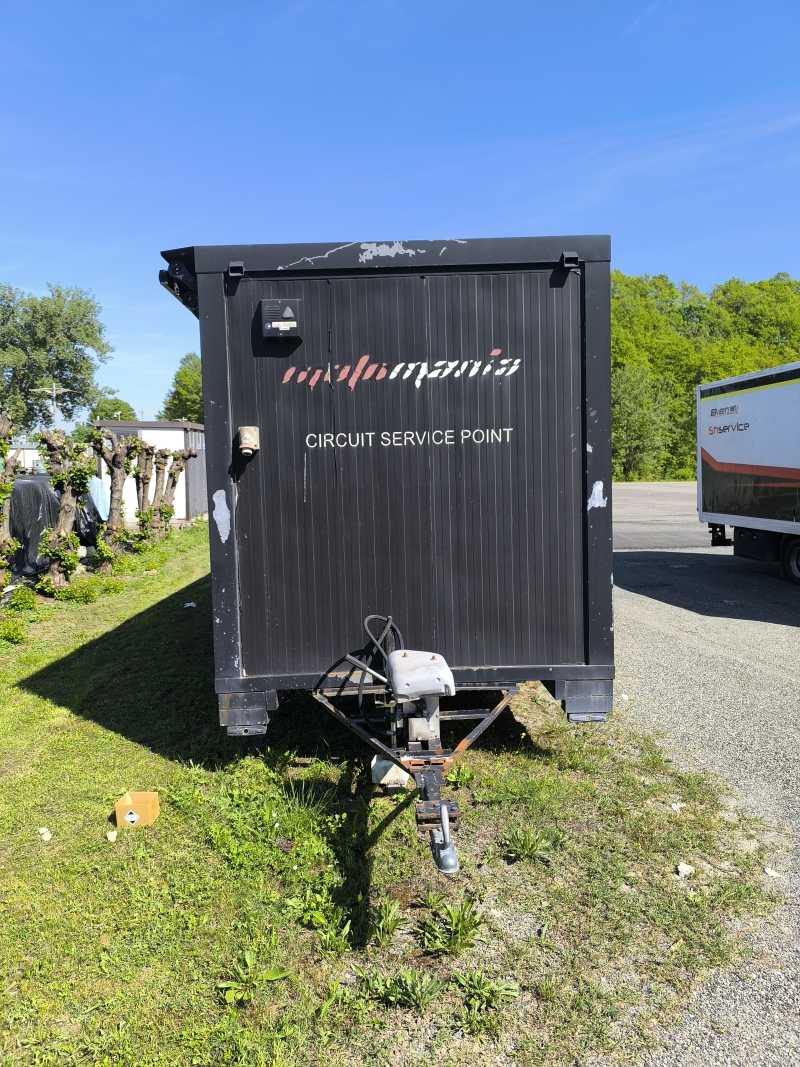 Gebrauchte Mobile Werkstatt-Box 8 m Monoblock mit Rädern und Licht
