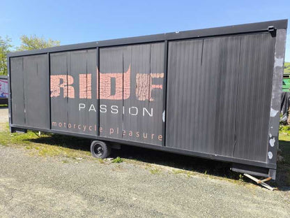 Mobiler Werkstatt-Box Monoblock 8 m mit Tür, Licht und Solartüren