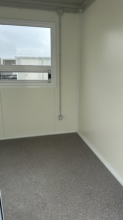 Box für Gardien und Zugangskontrolle 3,05 m x 2,40 m