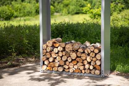 Outdoor Holzstapelständer Billi aus silberfarbenem Stahl