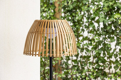 Luxusbetten24 Elan Outdoor-Stehlampe – Wetterfeste Stehleuchte aus Bambus und Metall, Braun
