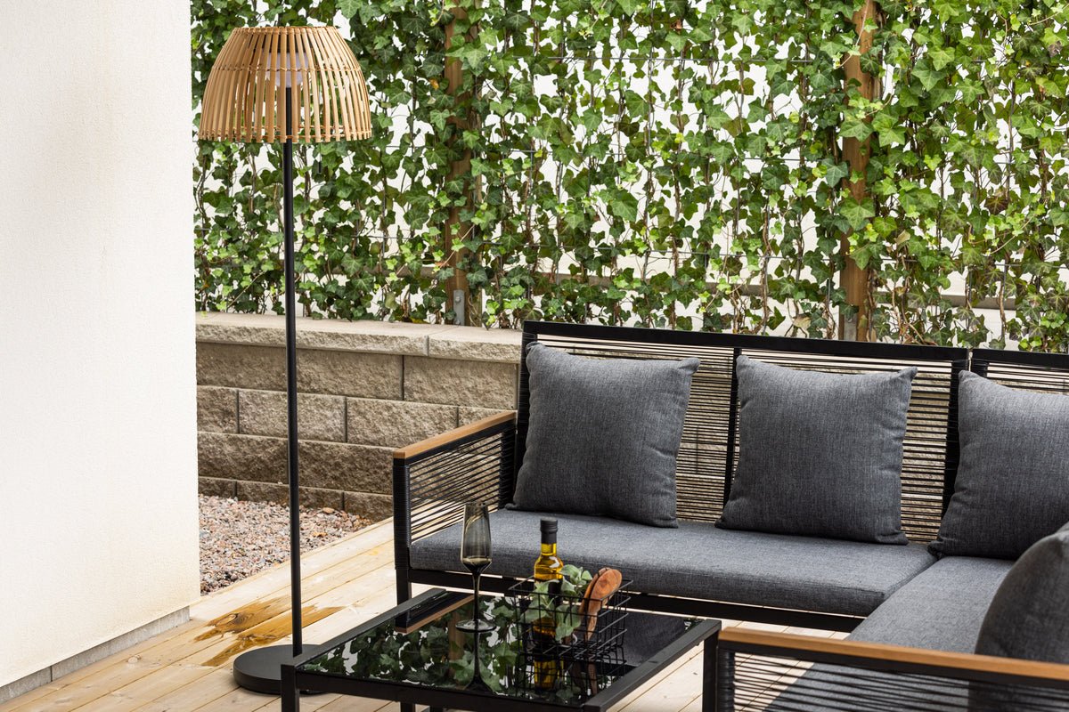 Luxusbetten24 Elan Outdoor-Stehlampe – Wetterfeste Stehleuchte aus Bambus und Metall, Braun