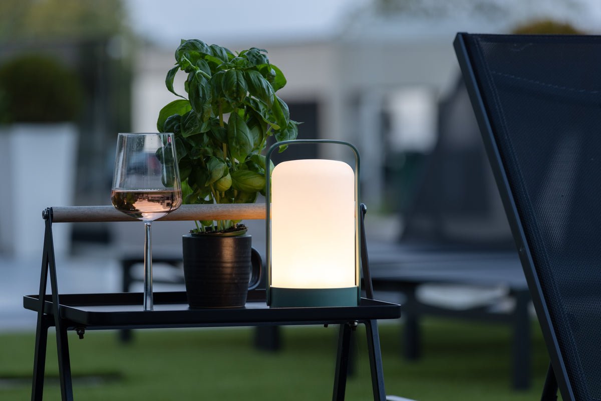 Luxusbetten24 Inka Outdoor-Tischlampe aus Kunststoff LED für Garten
