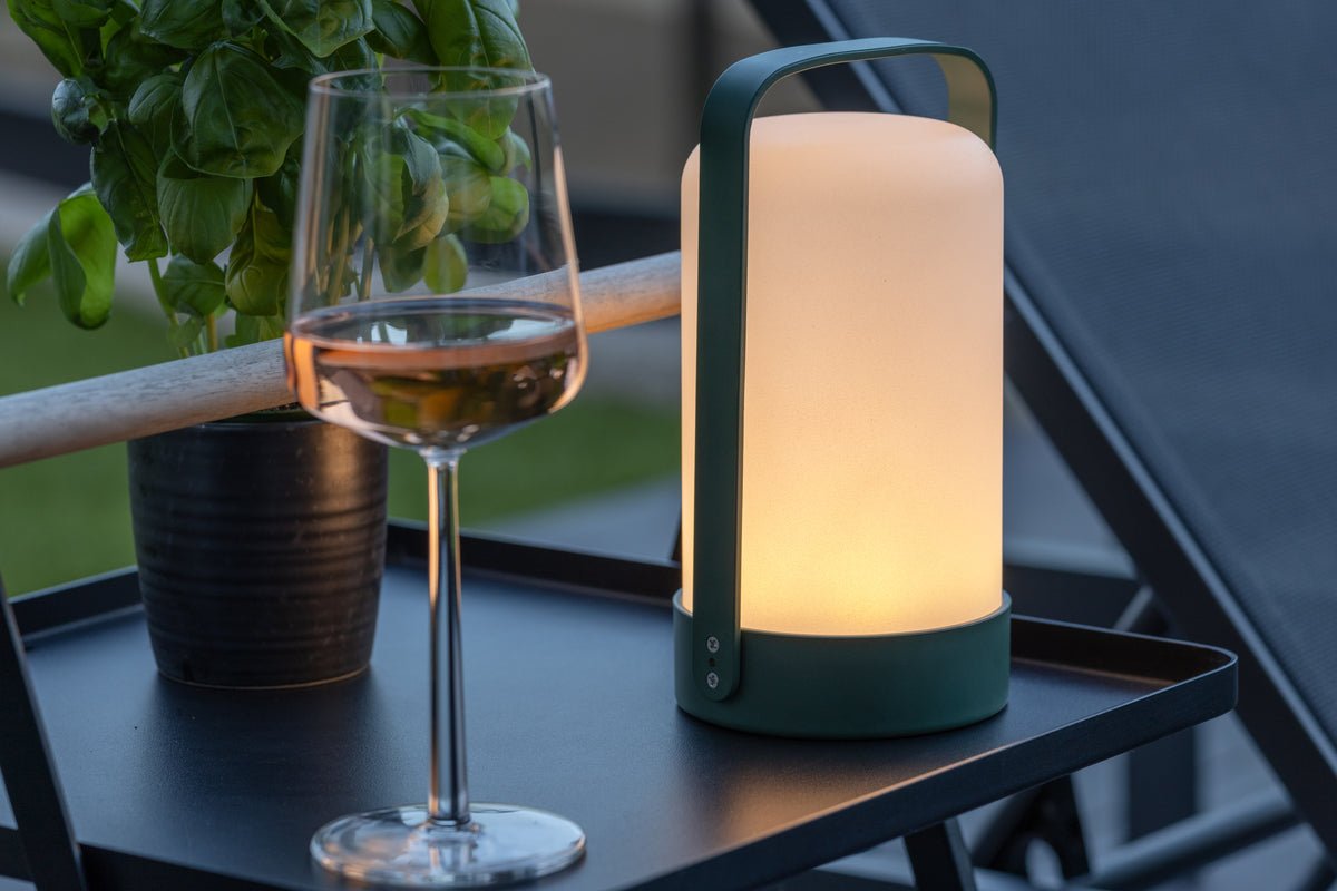 Luxusbetten24 Inka Outdoor-Tischlampe aus Kunststoff LED für Garten