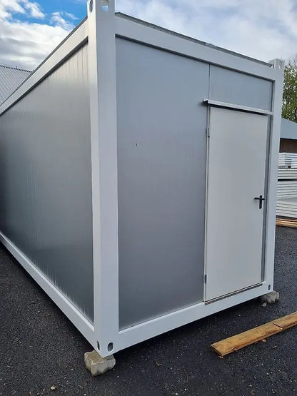 Standard Bürocontainer 6058×2438 mm – Stahlrahmen, Sandwichpaneele, inkl. Tür