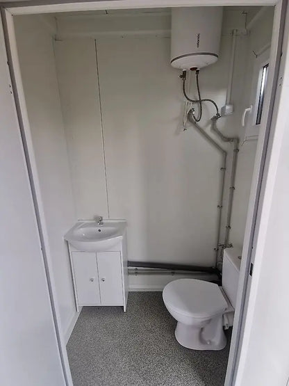 Standard Bürocontainer 6058×2438 mm – Stahlrahmen, Sandwichpaneele, inkl. Tür