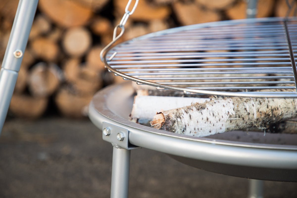 Luxusbetten24 Tui Schwenkgrill aus silberfarbenem Stahl, Silber