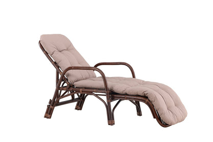 Luxusbetten24 Sonnenliege Virell aus Rattan mit Kissen, Walnuss