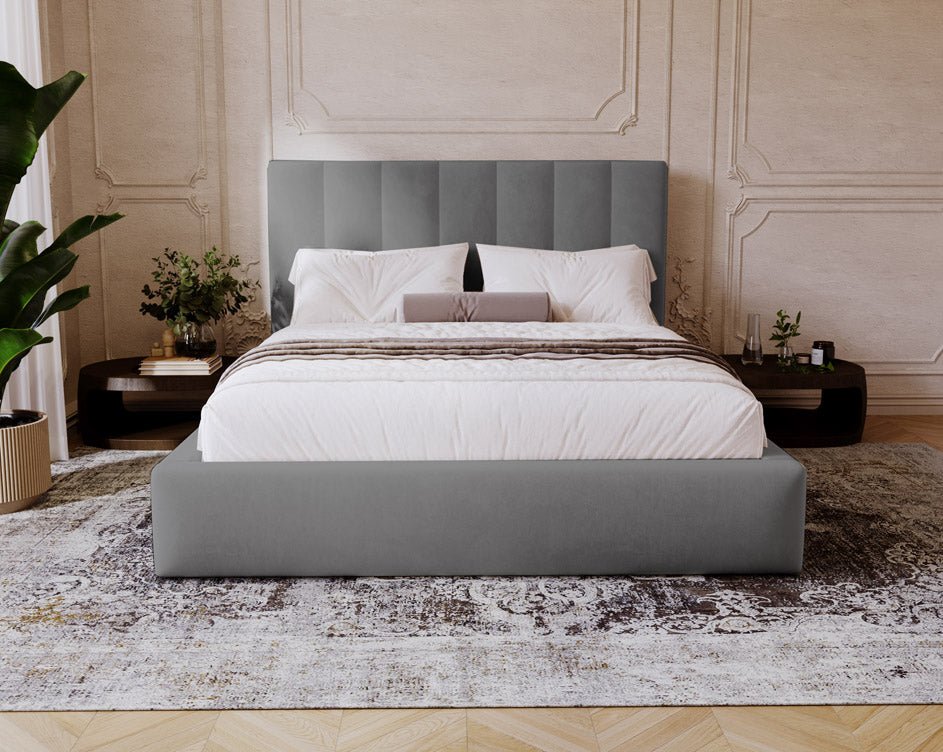 Luxusbetten24 Lunera Designer Polsterbett, Samt mit Stauraum, 200×200 cm, Hellgrau