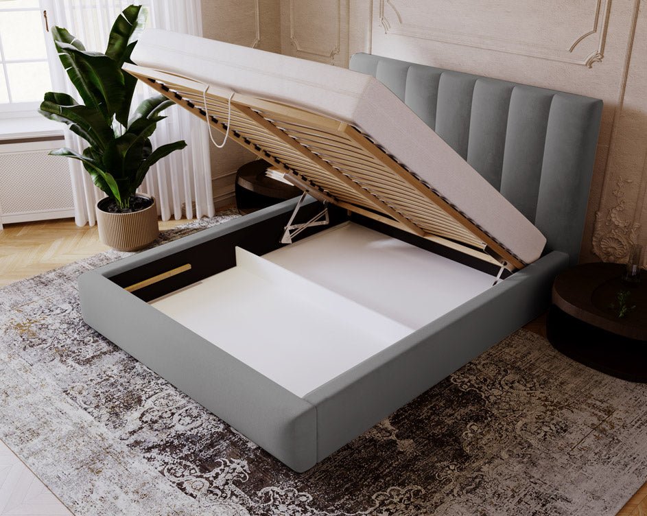 Luxusbetten24 Lunera Designer Polsterbett, Samt mit Stauraum, 200×200 cm, Hellgrau