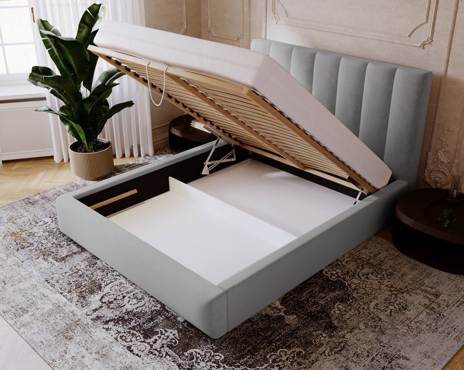 Luxusbetten24 Lunera Designer Polsterbett, Samt mit Stauraum, 200×200 cm, Hellgrau