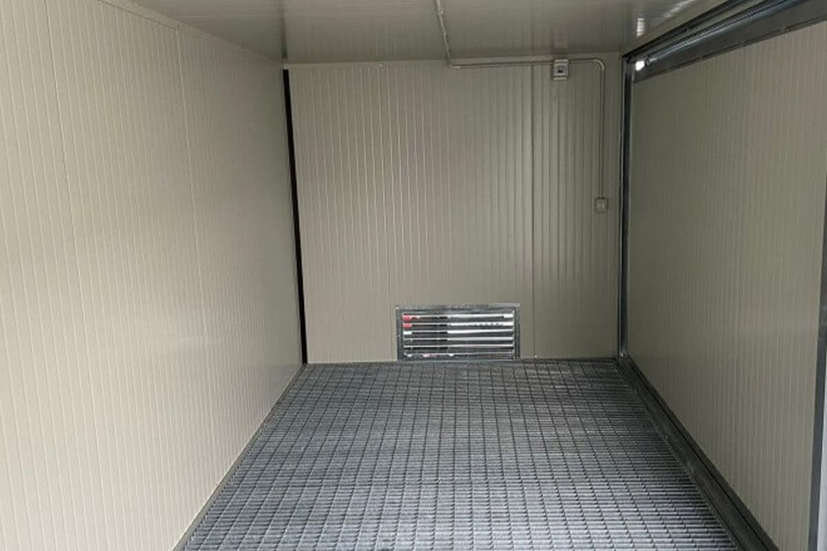 Box Prefabbricato Coibentato con Vasca di Raccolta 240×230×240