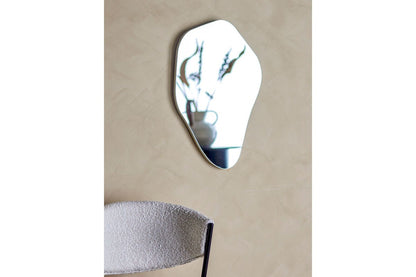 Luxusbetten24 Wandspiegel Saphir Organische Form mit Silberkante Elegant