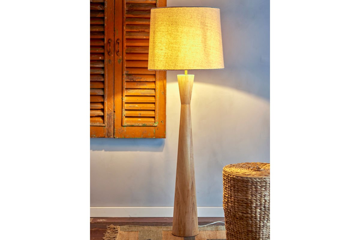 Luxusbetten24 Calen Stehlampe – Gummibaumholz mit Leinenschirm, Naturton