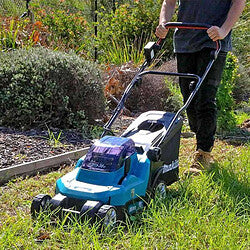 Makita DLM382Z Tondeadora a Batería 40 L de 38 cm
