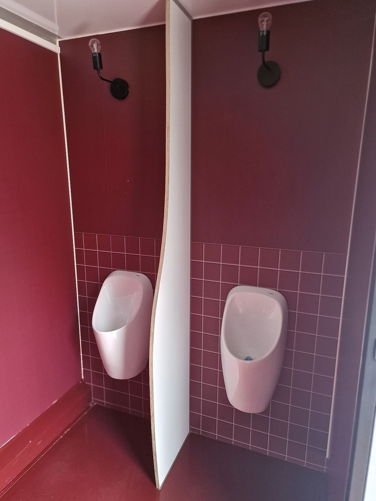 TOI TOI DIXI Premium Bordeaux Luxury Portable Toilet