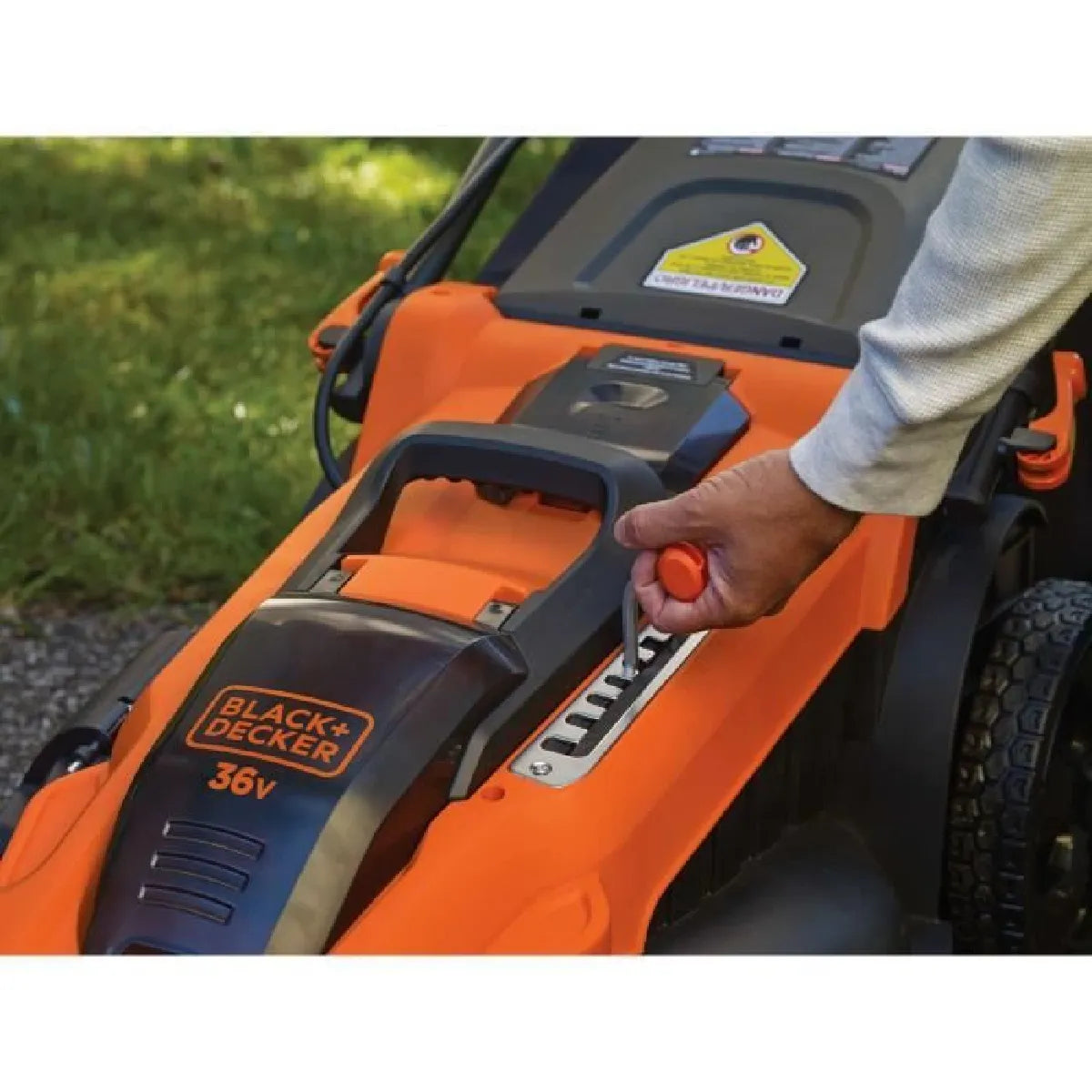 BLACK & DECKER Tondeadora 48 cm 36 V 2×2 Ah