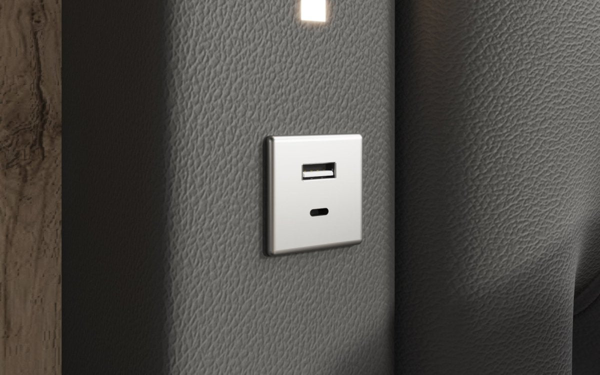 Luxusbetten24 Designer Polsterbett Rio inkl. RGB, USB und Stauraum