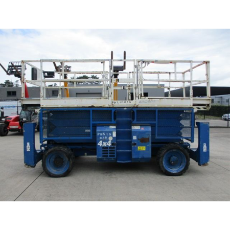 Genie GS-4390 Piattaforma Elevatrice a Forcella Trazione 4x4 Blu
