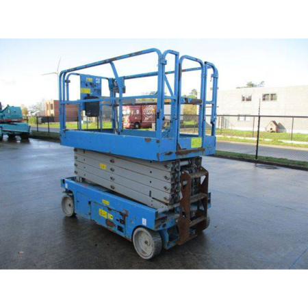 Genie GS-3246 Plataforma Elevadora de Tijera Azul